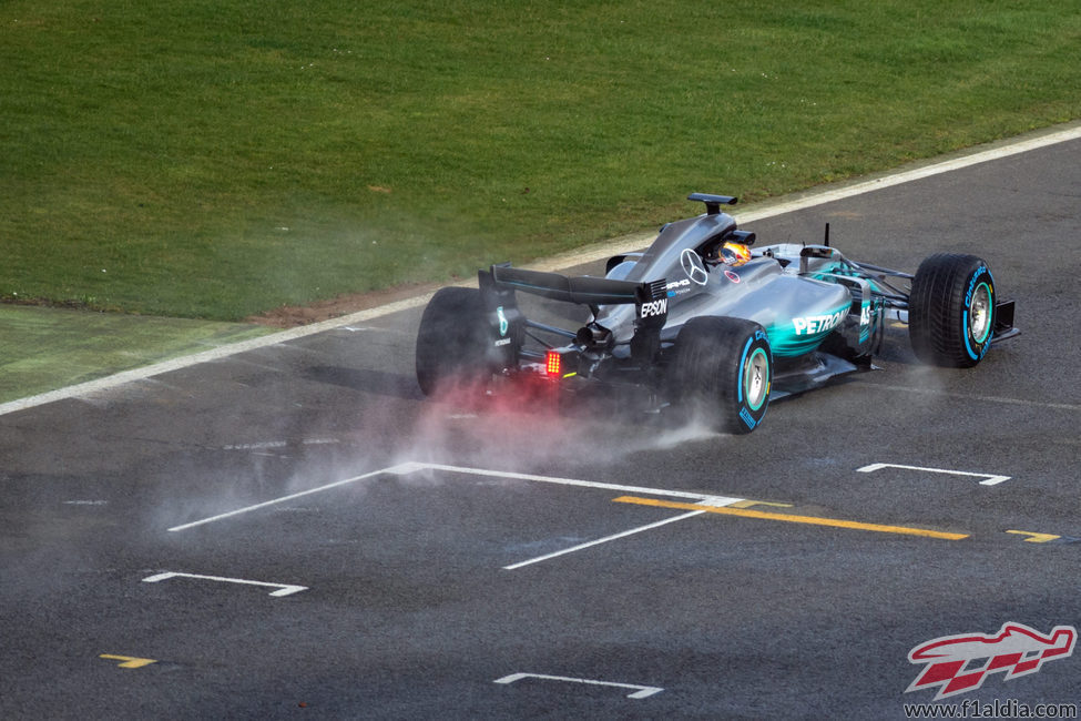 El W08 bajo la lluvia