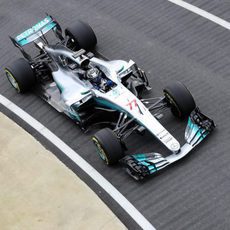 Valtteri Bottas conduciendo el W08