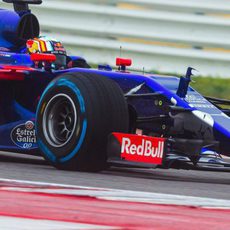 El STR12 de cerca rodando en Misano