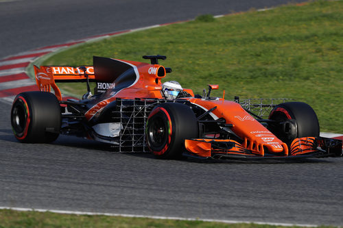 Fernando Alonso a los mandos del MCL32