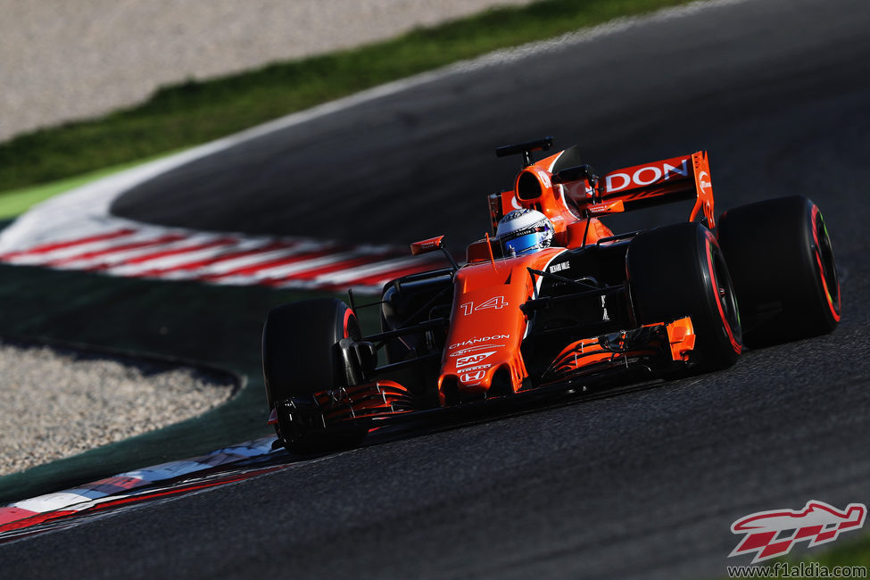 Alonso con su nuevo McLaren