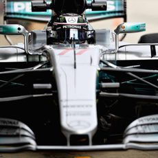 Valtteri Bottas en el pit lane