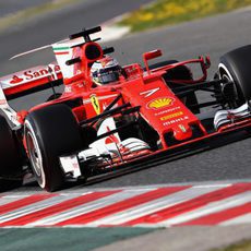 Kimi Räikkönen lideró la tabla el segundo día