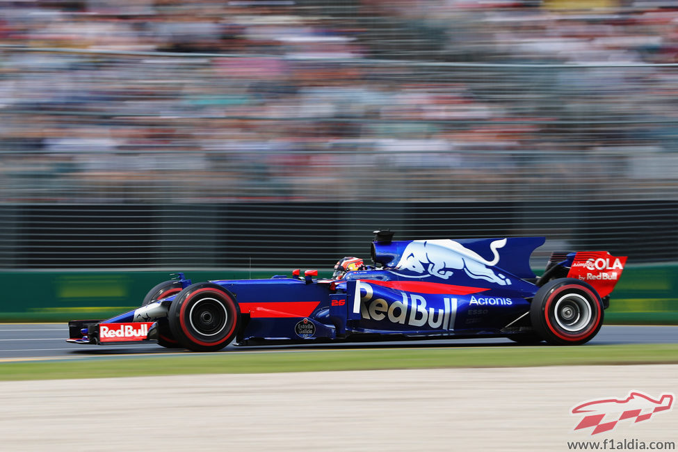 El Toro Rosso de Carlos Sainz completa el programa del viernes