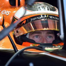 Stoffel Vandoorne parece muy concentrado en el coche