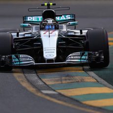 Valtteri Bottas en Melbourne con su W08