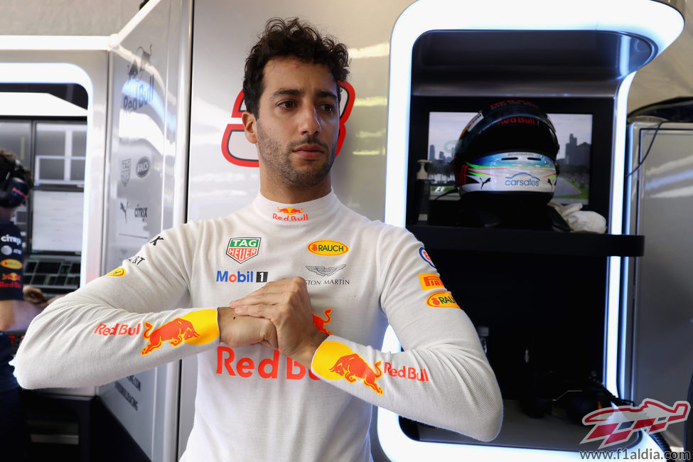 Ricciardo amenaza con dar guerra minutos antes de competir