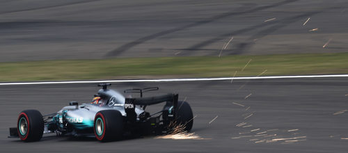 Hamilton se llevó el gato al agua