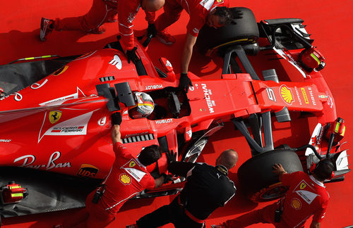 Sebastian Vettel, solo por detrás de Lewis Hamilton