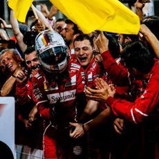 Celebración de Ferrari y Sebastian Vettel en Baréin