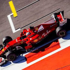 Sebastian Vettel completa el programa con Ferrari en Sochi