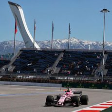Esteban Ocon conduce el Force India en Sochi