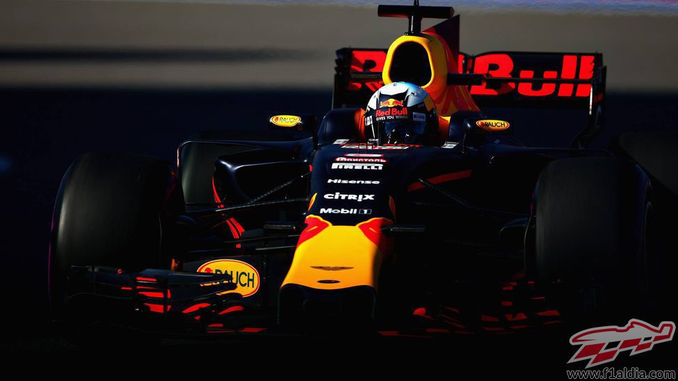 El RB13 de Daniel Ricciardo completa los libres en Sochi