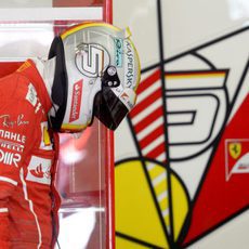 Sebastian Vettel de vuelta al box de Ferrari