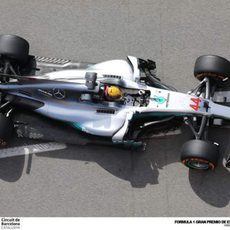 Lewis Hamilton acaba la jornada como el más rápido