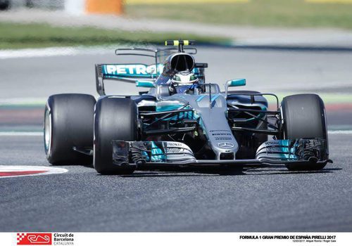 Mercedes y Valtteri Bottas trabajan en los entrenamientos