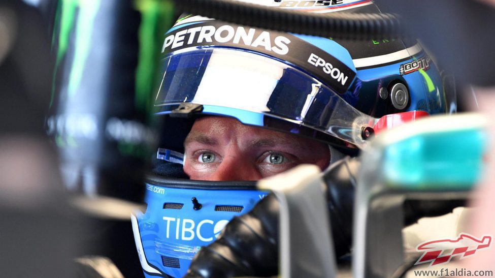 Valtteri Bottas estrena casco en Mónaco