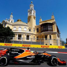 Fernando Alonso durante los Libres 3