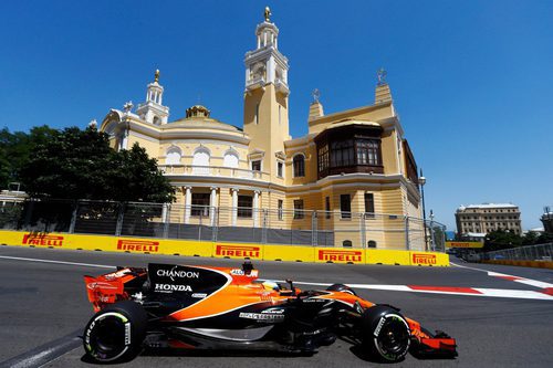 Fernando Alonso durante los Libres 3