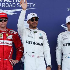 Hamilton, Bottas y Räikkönen, los más rápidos en Bakú