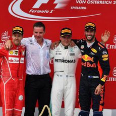 Bottas, Vettel y Ricciardo en el podio de Austria