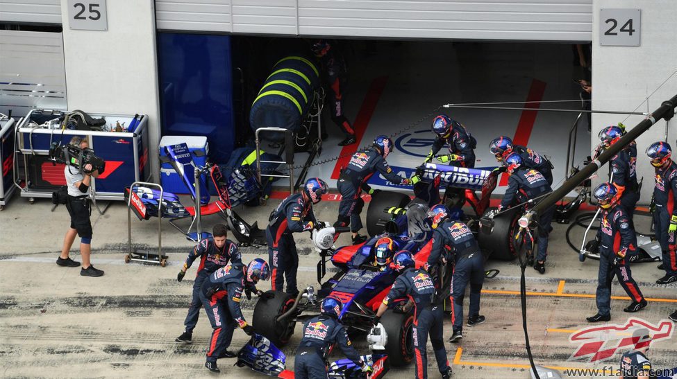 Carlos Sainz no termina la carrera