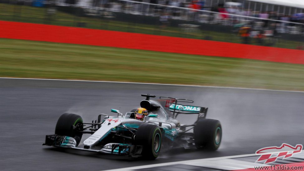 Hamilton, poleman en Silverstone