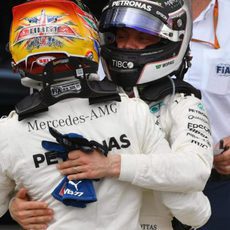 Doblete de Mercedes en Silverstone