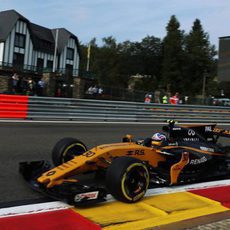 Palmer conduce su RS17 en Spa
