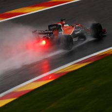 Fernando Alonso en la lluvia de Spa