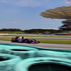 Carlos Sainz clasifica el decimocuarto en Malasia