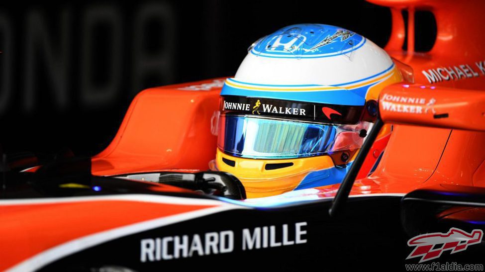 Fernando Alonso pasa a Q3 en Malasia