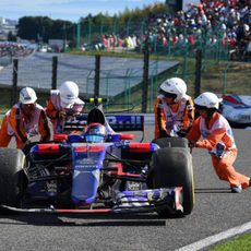 Carlos Sainz abandona