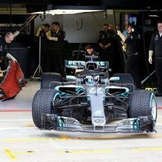 Sale de boxes el Mercedes de 2018