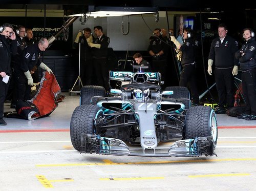 Sale de boxes el Mercedes de 2018