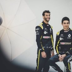 Ricciardo y Ocon, en la presentación del RS20