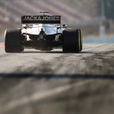 Kevin Magnussen rueda con el VF-20 en los test de Barcelona