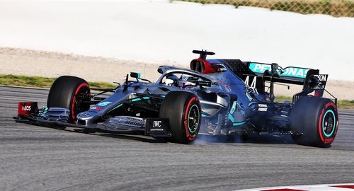 Pasada ligera de Lewis Hamilton