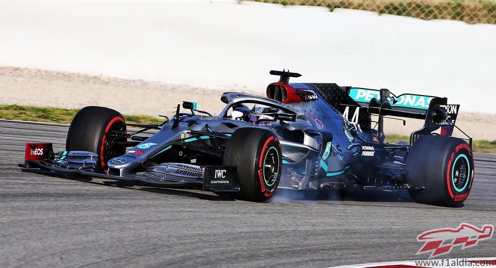 Pasada ligera de Lewis Hamilton