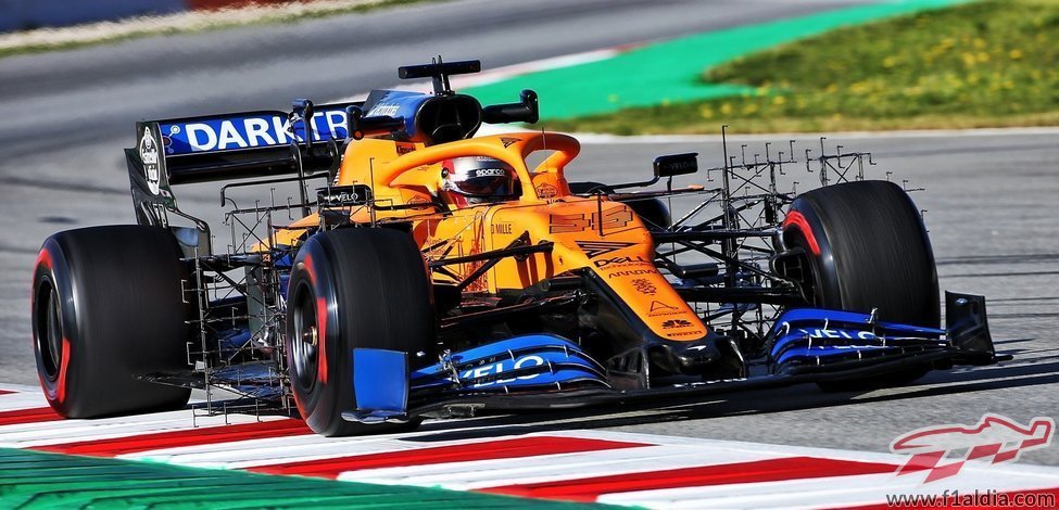 Carlos Sainz y su MCL35