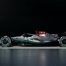 Presentaciones 2022: Mercedes W13