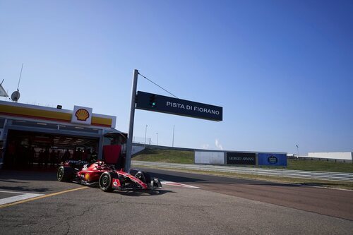 Primera salida a pista del SF-23