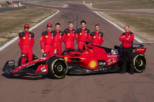 El Team Ferrari con el SF-23