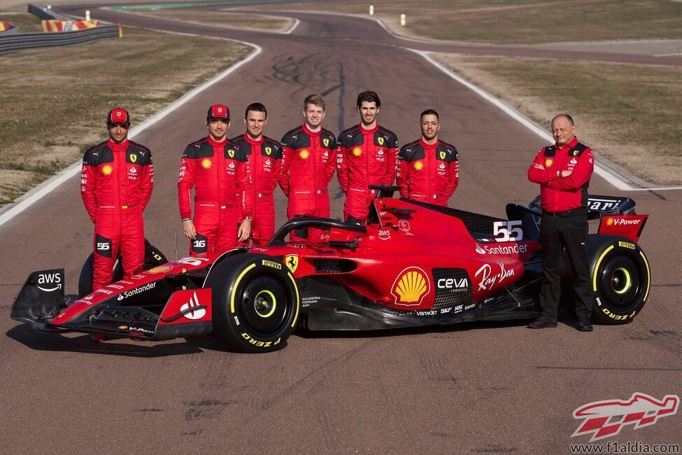El Team Ferrari con el SF-23