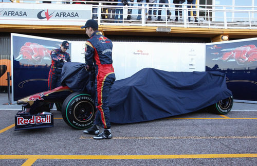 Buemi y Alguersuari retiran la manta