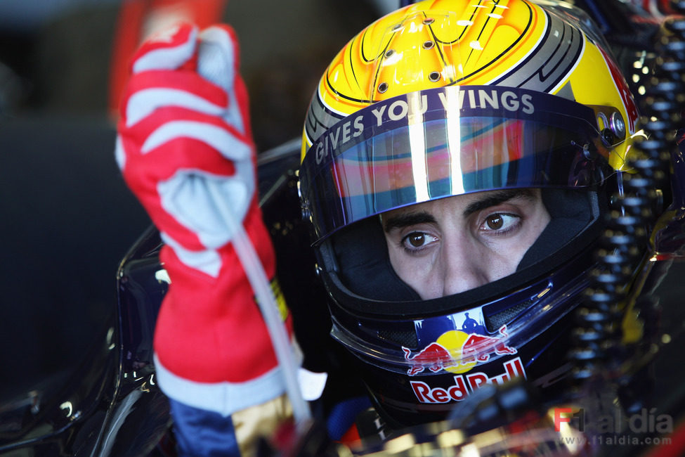 Buemi se pone los guantes