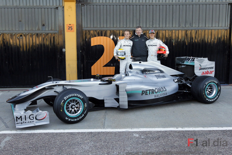 Rosberg, Brawn, Schumacher y el W01