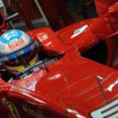 Alonso listo en el Ferrari