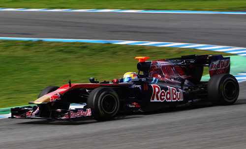 Buemi rueda un rato sobre seco