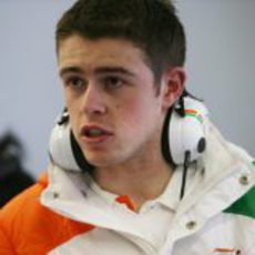 Di Resta con su equipo en Jerez